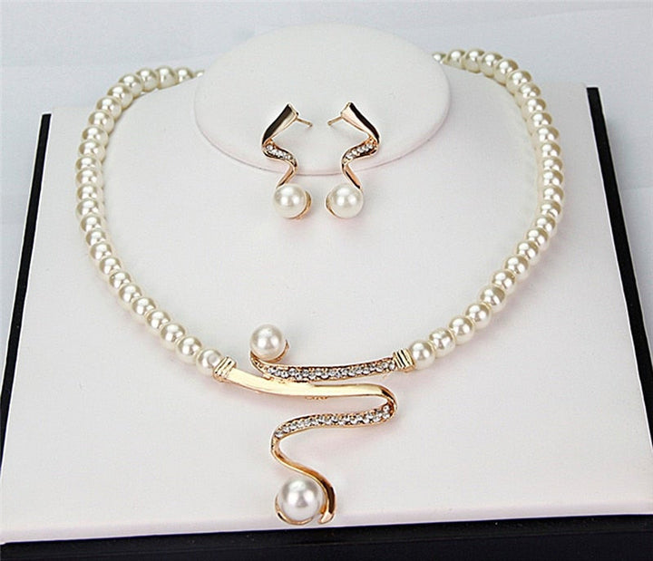 Water Pearl Necklace + Earrings Set