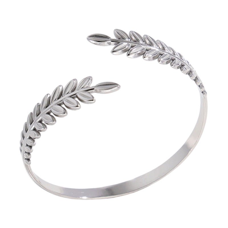 Leaf design bracelet