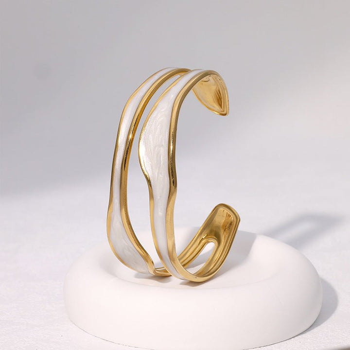 Elegance Bracelet with Stone Wave