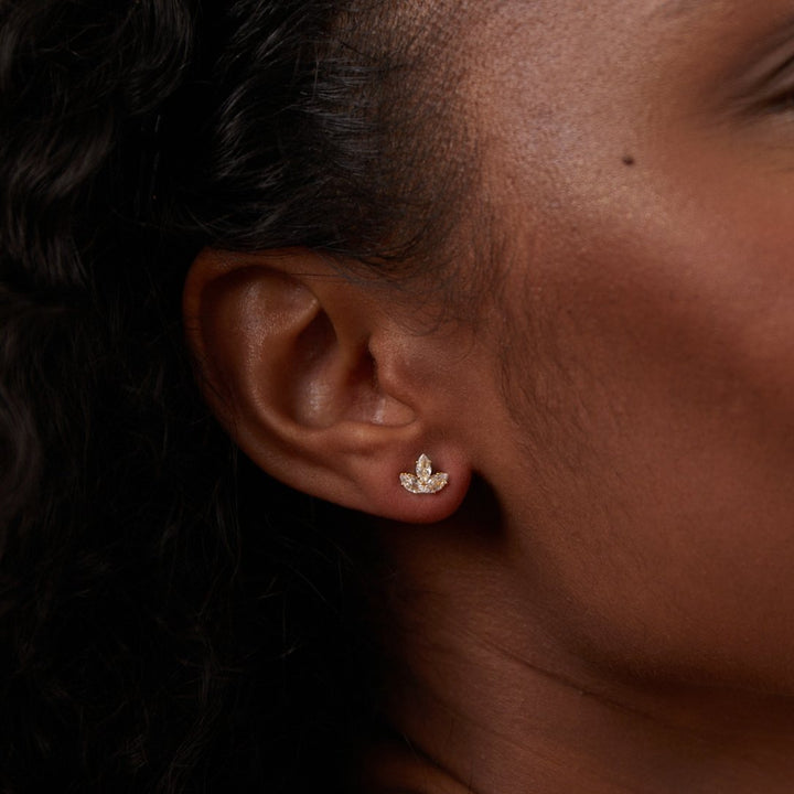 Elegant long leaf Earrings