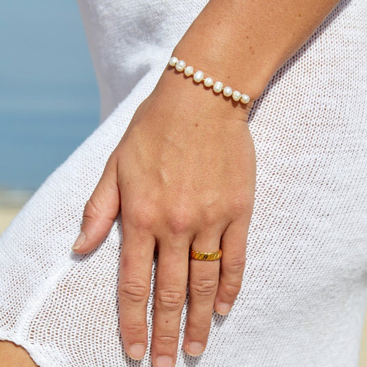 Freshwater Pearl with Gold touch Bracelet
