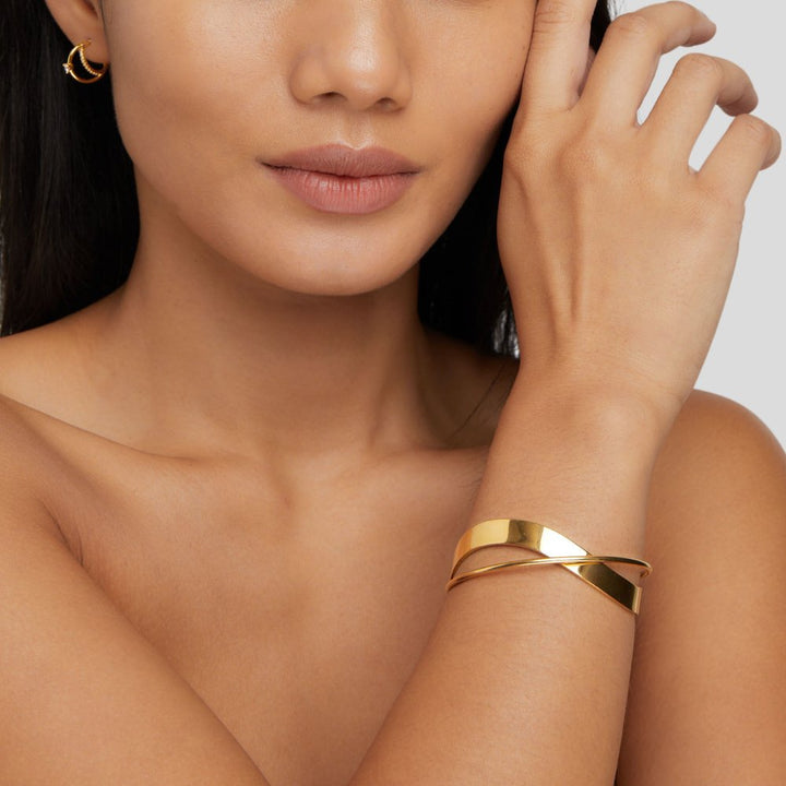 Unique Gold Bangle