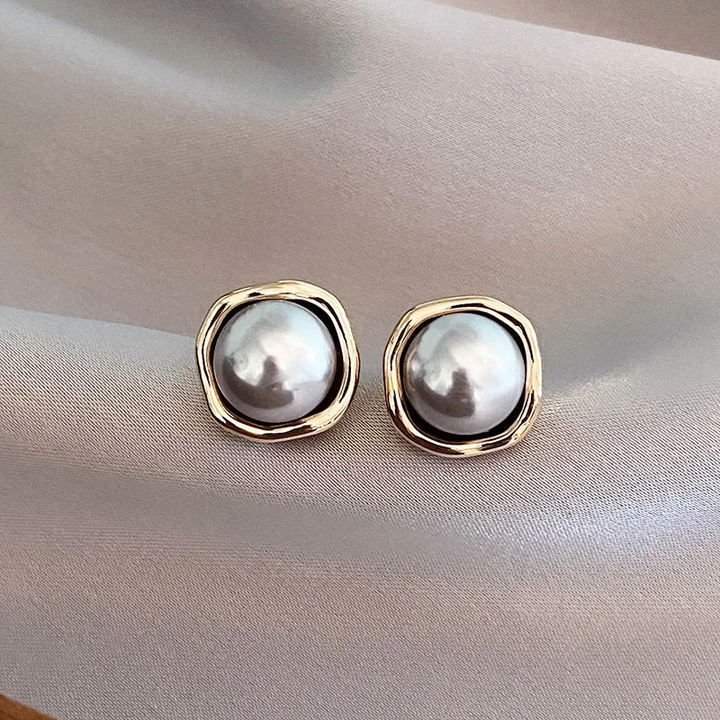 Elegant Gold Infinite Pearl Earrings