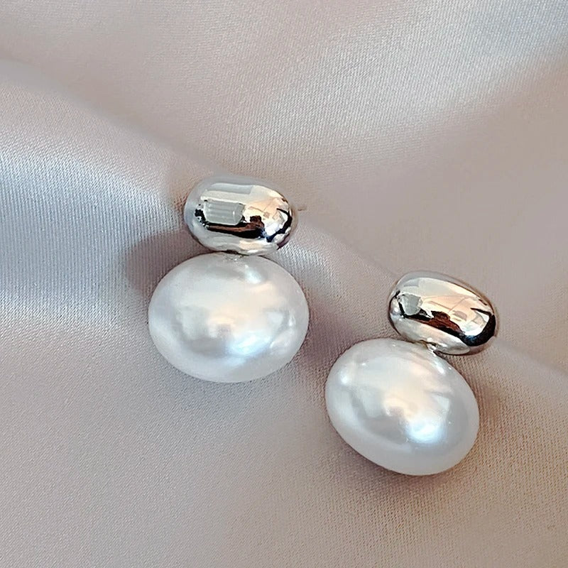 Elegance Falling Pearl Earrings