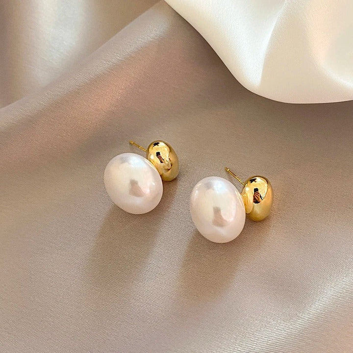 Elegance Falling Pearl Earrings