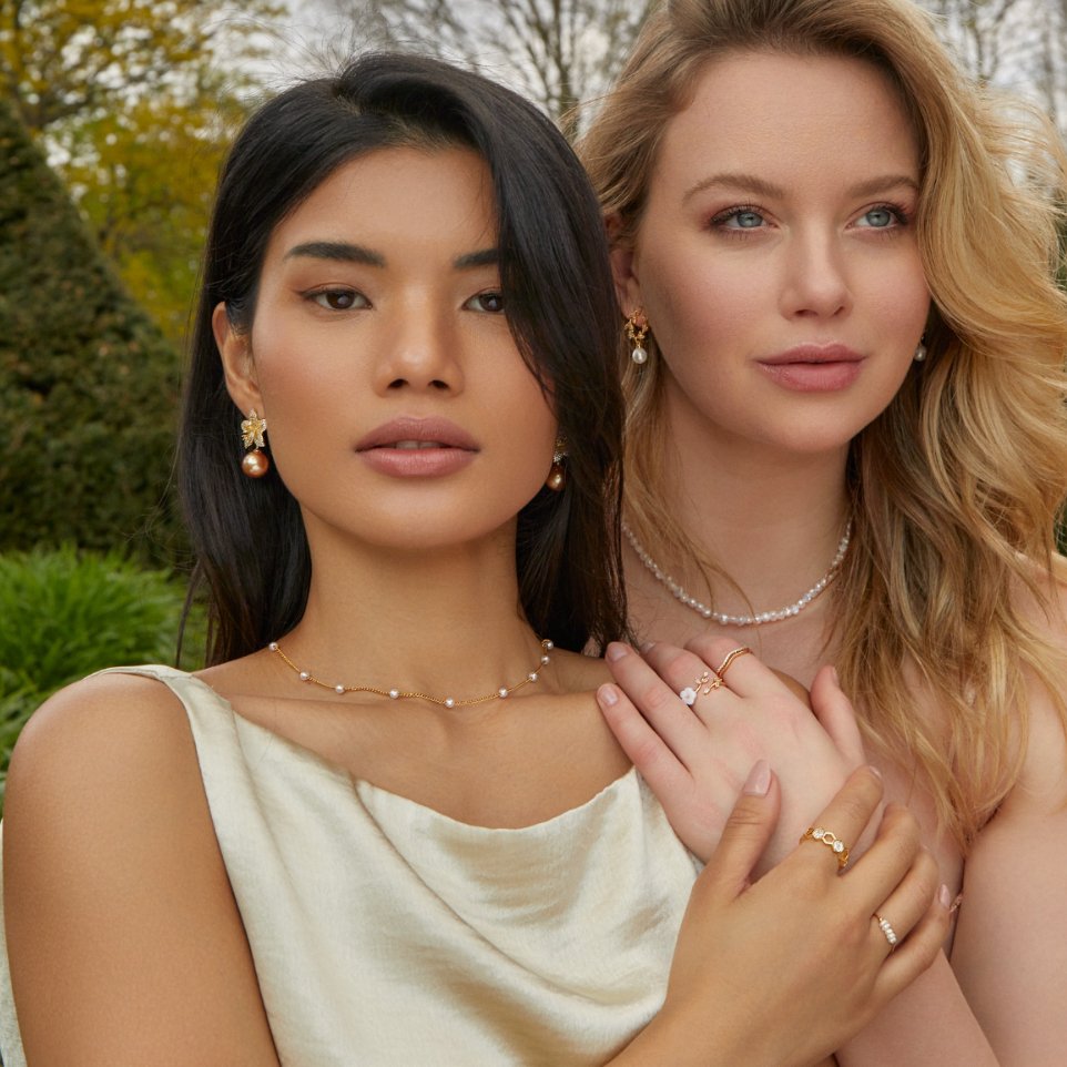 Pure Gold Pearl Details Necklace