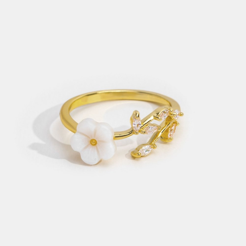 Summer White Blossom Ring